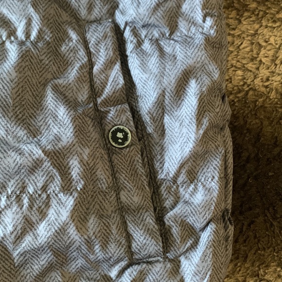32 degrees puffer vest size Lg. - Picture 3 of 3
